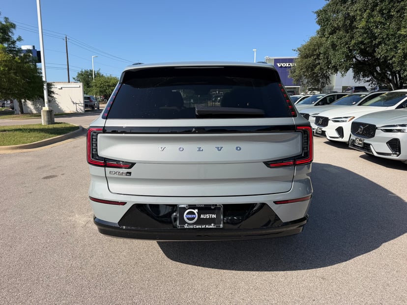 2026 Volvo EX90 - Image 3