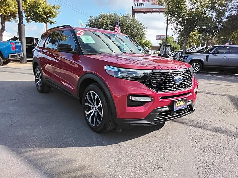 2022 Ford Explorer - Image 1