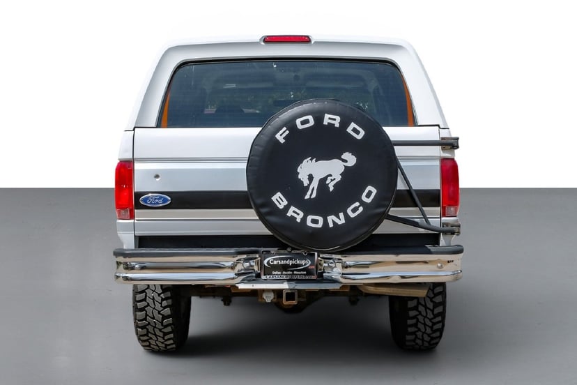 1996 Ford Bronco - Image 3