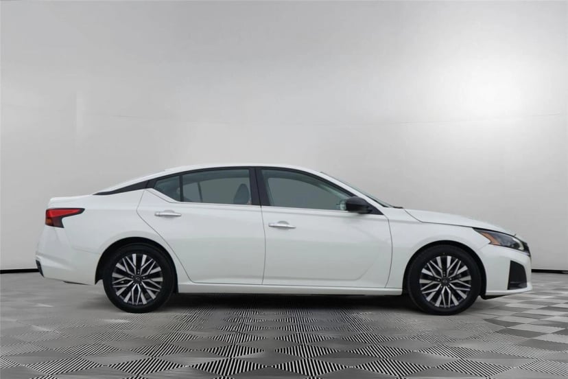 2024 Nissan Altima - Image 1