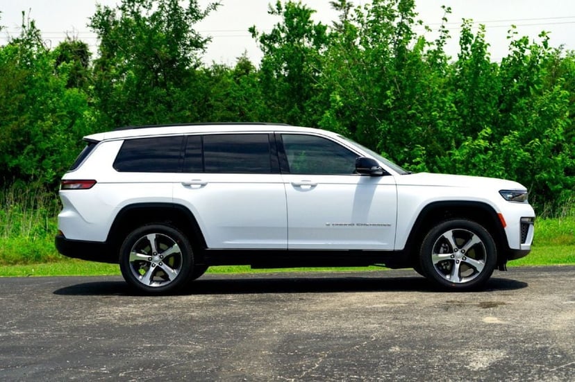 2026 Jeep Grand Cherokee L - Image 2