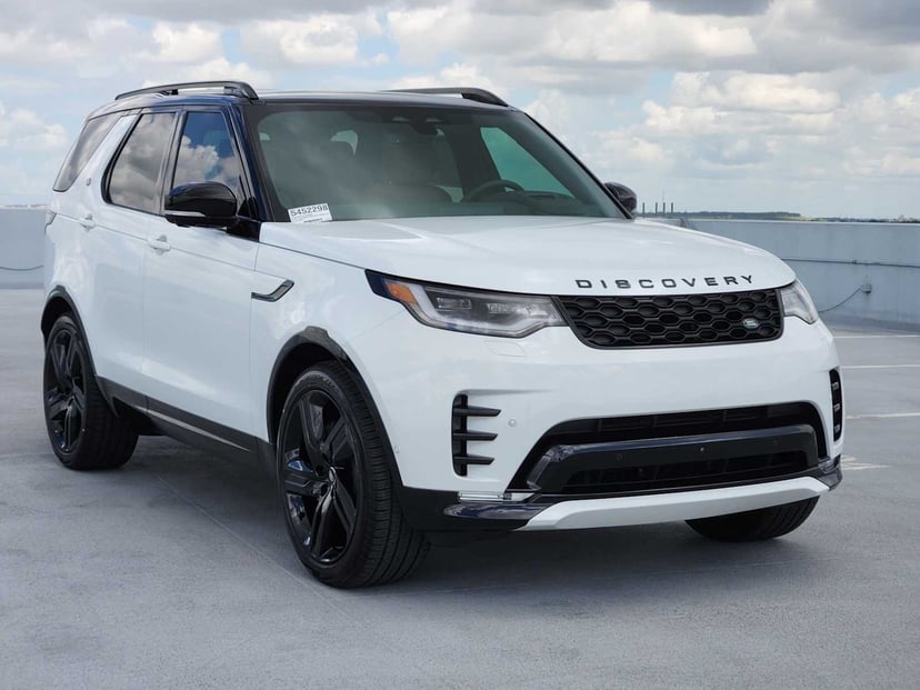 2026 Land Rover Discovery - Image 3