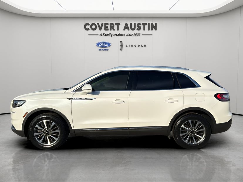 2022 Lincoln Nautilus - Image 2
