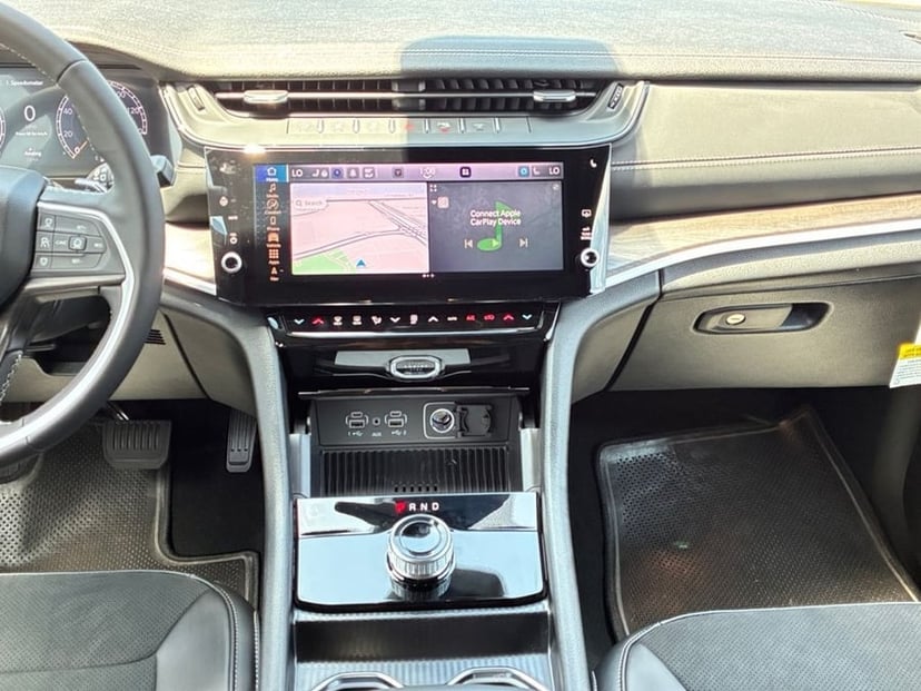 2026 Jeep Grand Cherokee L - Image 3