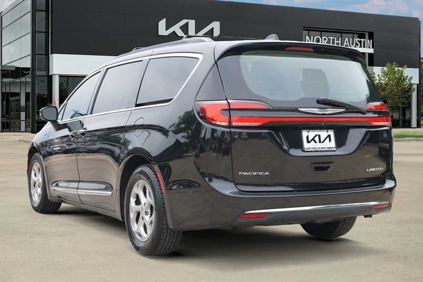 2022 Chrysler Pacifica - Image 3