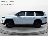 2026 Jeep Grand Wagoneer - Preview 13