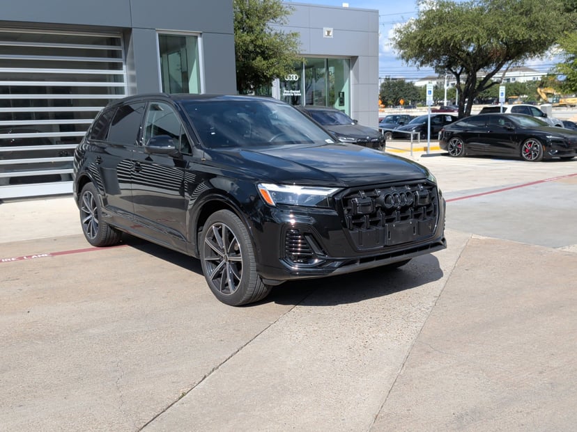 2025 Audi Q7 - Image 1