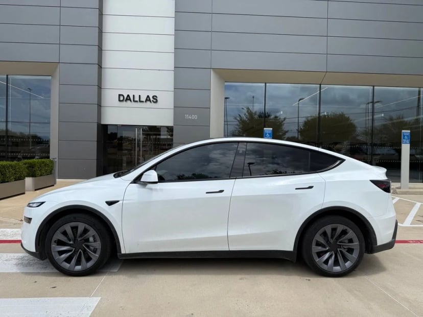 2026 Tesla Model Y - Image 2