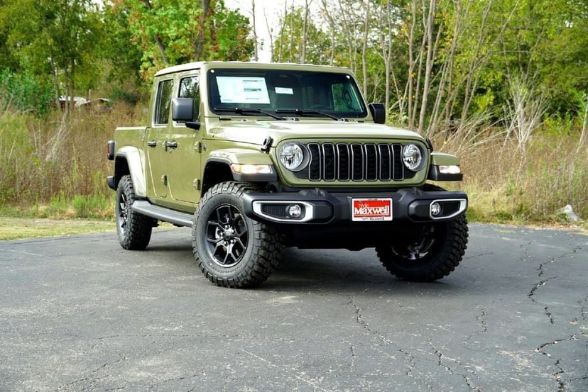 2026 Jeep Gladiator - Image 1