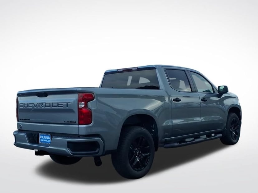 2026 Chevrolet Silverado 1500 - Image 2