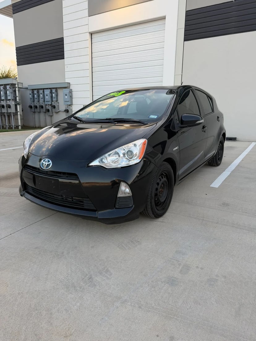 2013 Toyota Prius C - Image 1