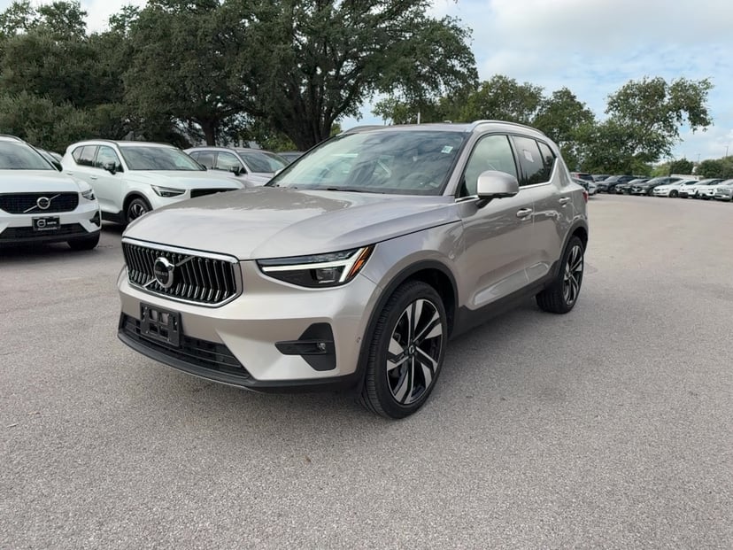 2024 Volvo XC40 - Image 1