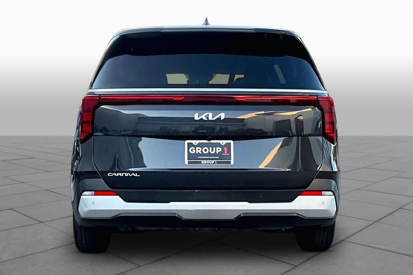 2025 Kia Carnival - Image 3