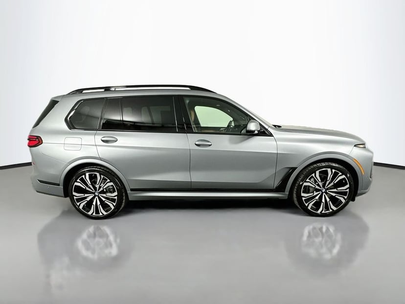 2027 BMW X7 - Image 3