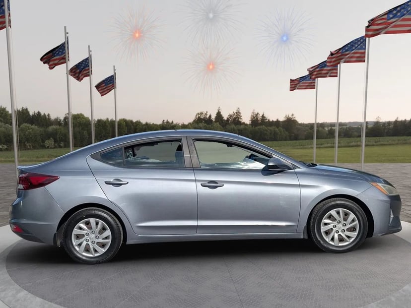 2019 Hyundai Elantra - Image 2