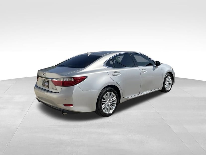 2014 Lexus ES - Image 3