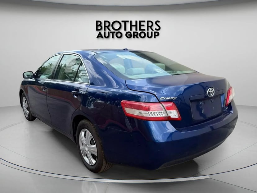 2011 Toyota Camry - Image 3