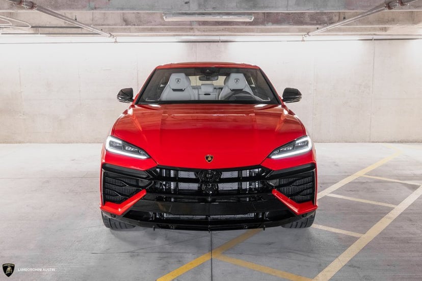 2025 Lamborghini URUS - Image 3