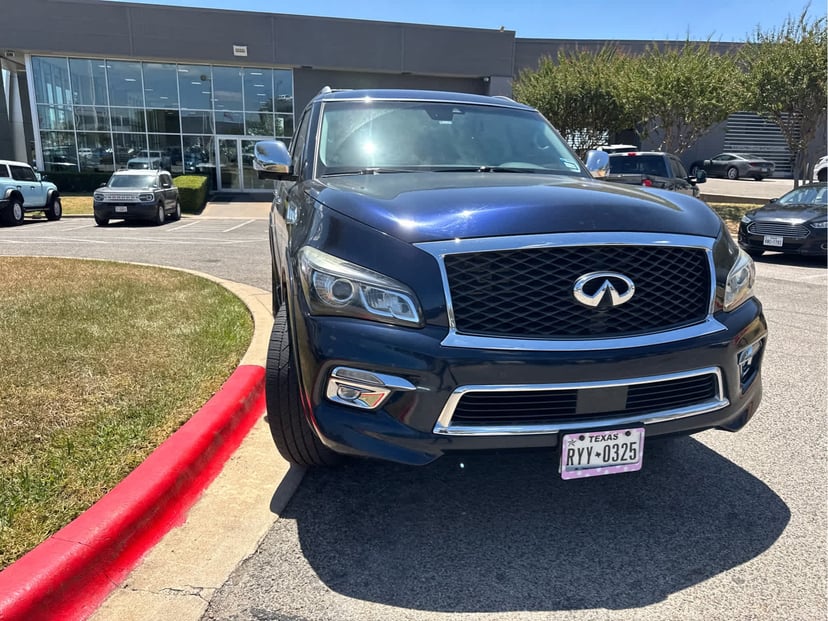 2017 INFINITI QX80 - Image 2