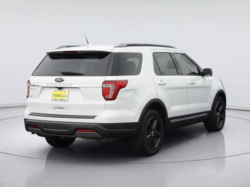 2019 Ford Explorer - Image 2