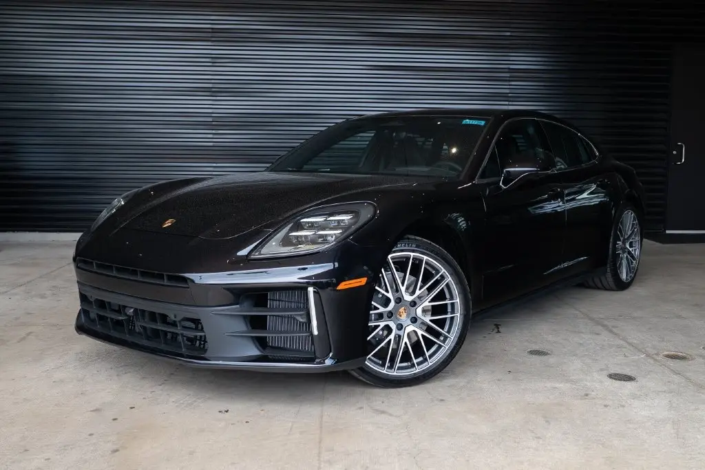 2026 Porsche Panamera - Image 1