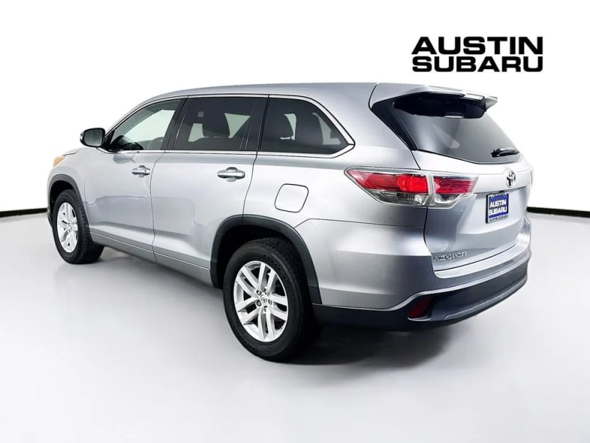 2015 Toyota Highlander - Image 2