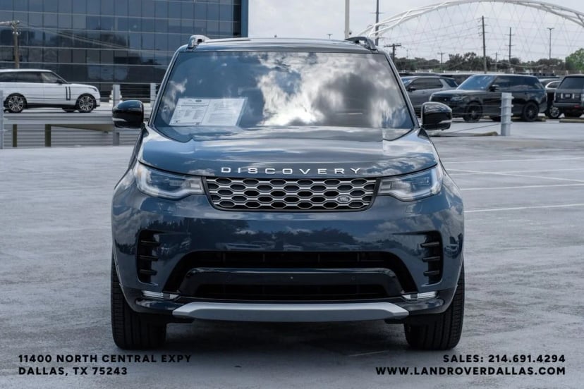 2026 Land Rover Discovery - Image 1