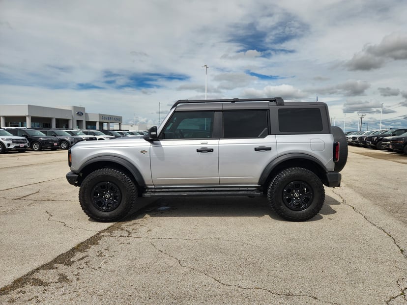 2022 Ford Bronco - Image 3