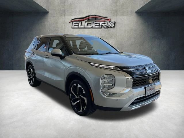 2024 Mitsubishi Outlander - Image 3