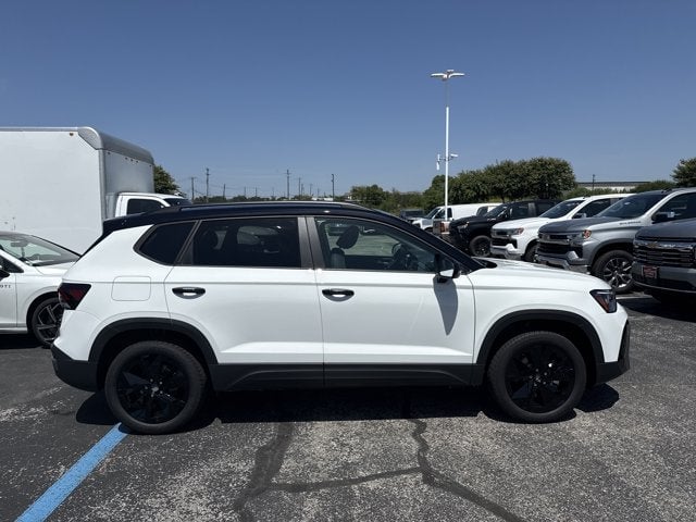 2026 Volkswagen Taos - Image 2