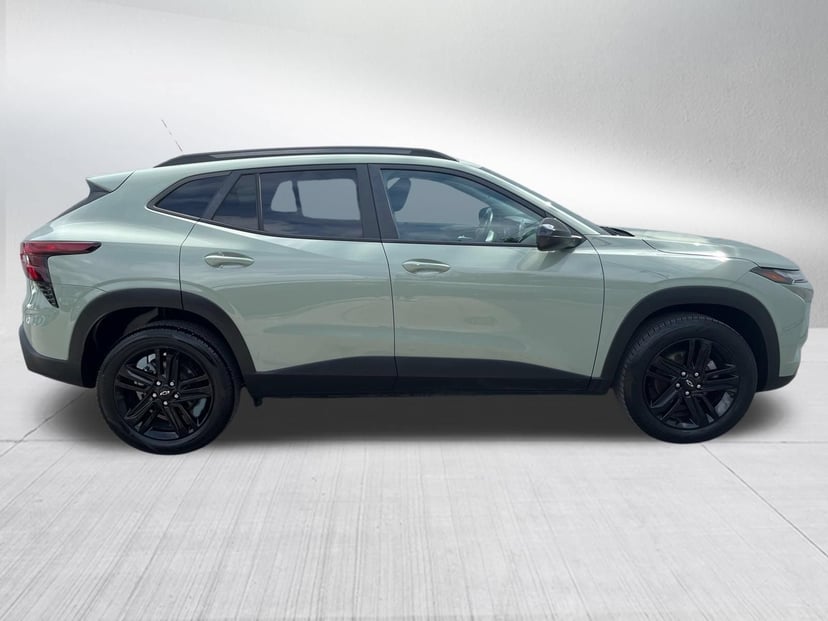 2025 Chevrolet Trax - Image 3