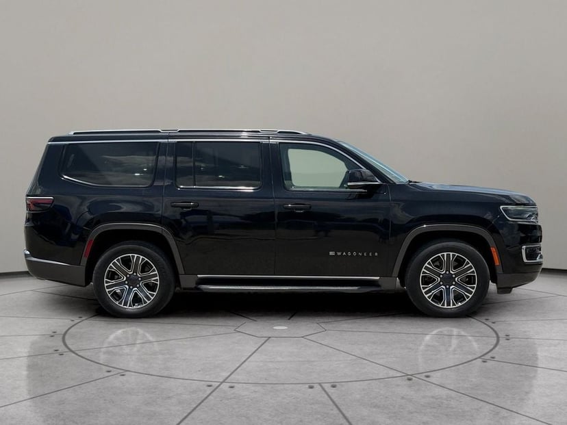 2022 Jeep Wagoneer - Image 2