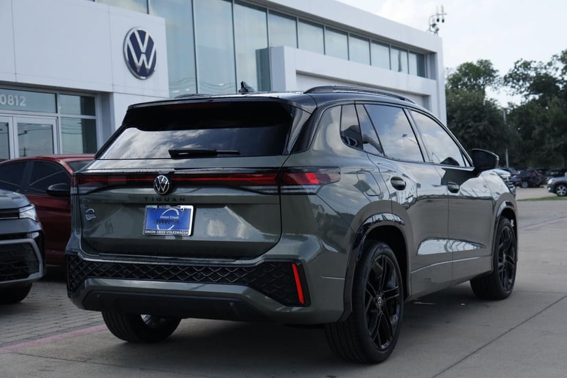 2026 Volkswagen Tiguan - Image 3