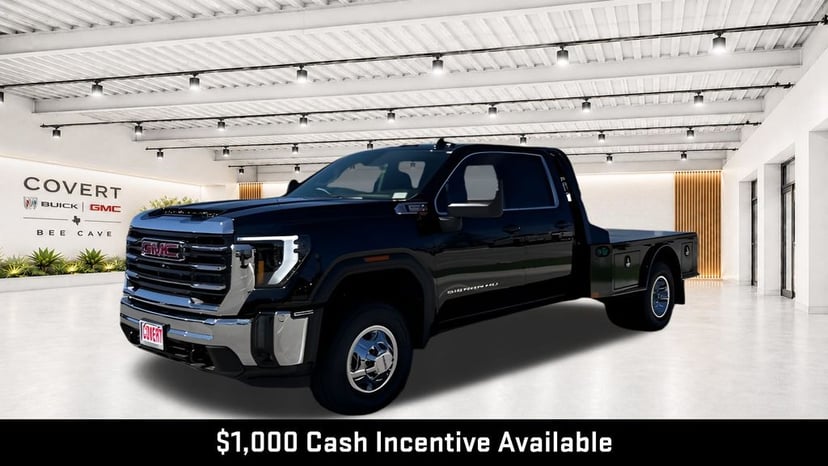 2026 GMC Sierra 3500 HD - Image 2