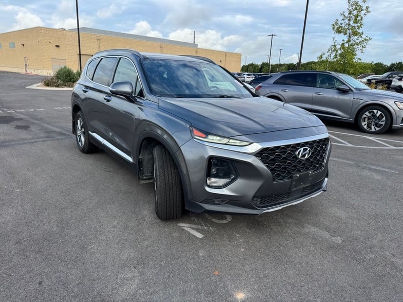 2019 Hyundai Santa Fe - Image 3
