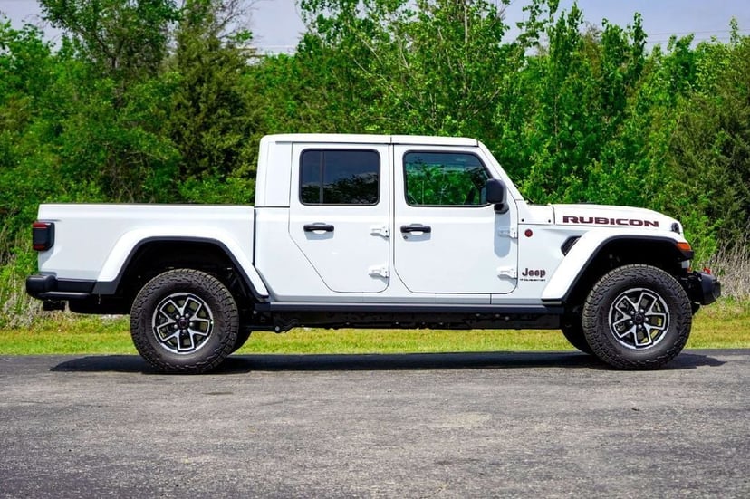 2026 Jeep Gladiator - Image 3