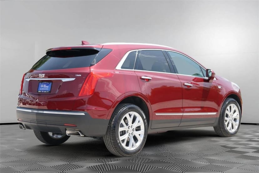 2017 Cadillac XT5 - Image 1
