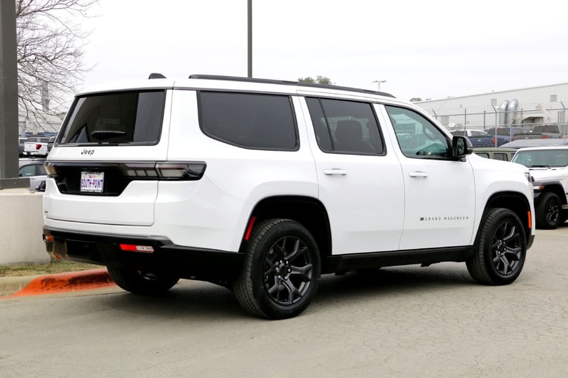2026 Jeep Grand Wagoneer - Image 3