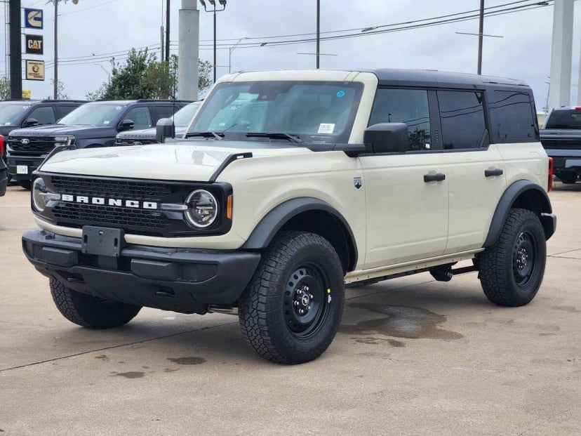 2026 Ford Bronco - Image 1