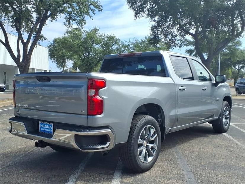 2026 Chevrolet Silverado 1500 - Image 3