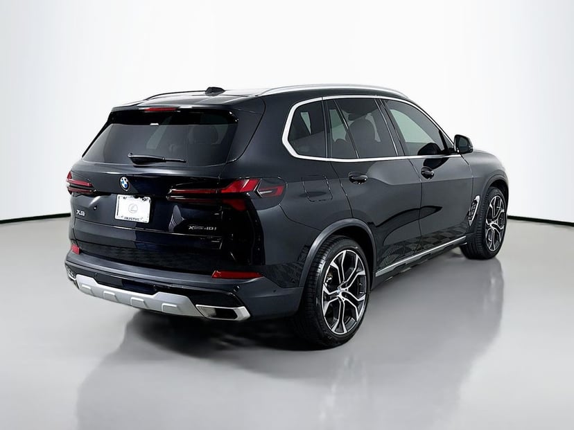 2025 BMW X5 - Image 2