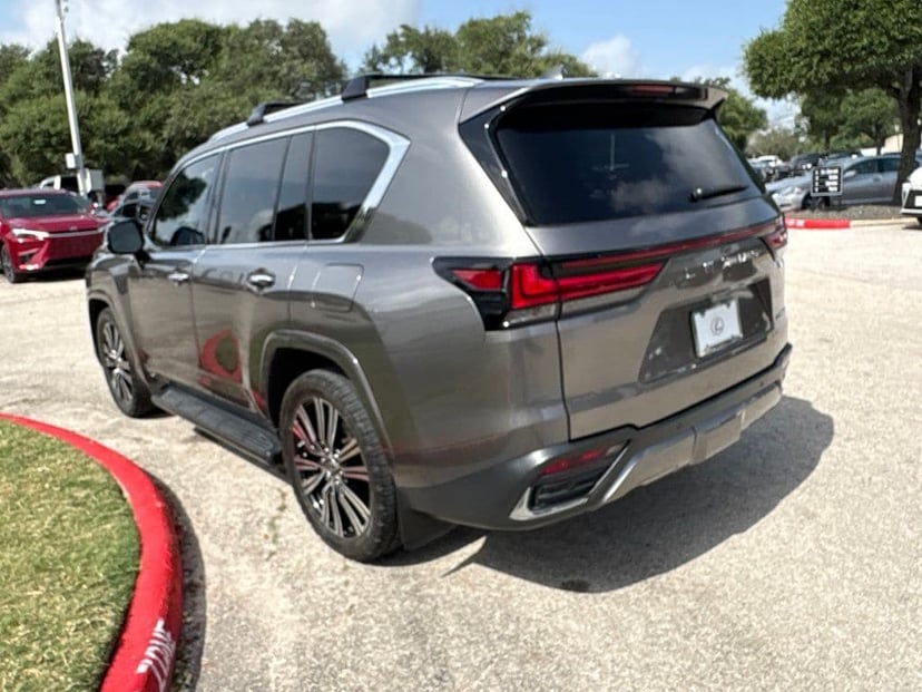 2022 Lexus LX - Image 2