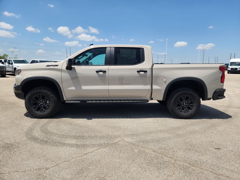 2026 Chevrolet Silverado 1500 - Image 3