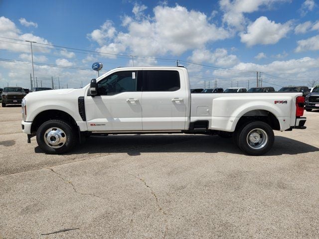 2026 Ford F-350 - Image 2