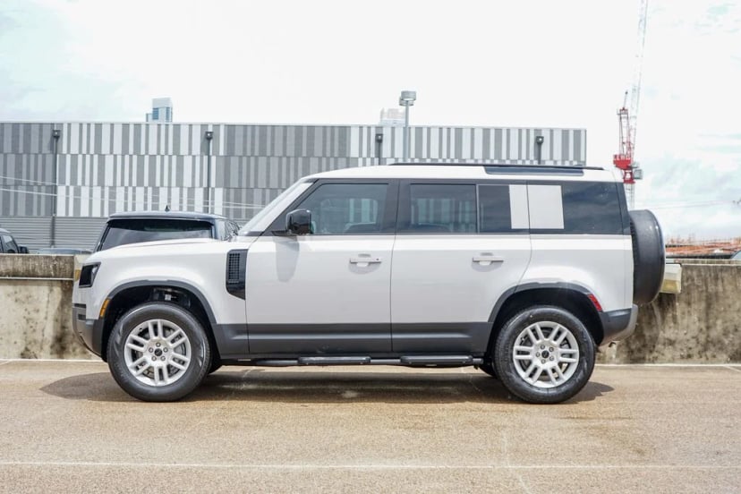 2026 Land Rover Defender - Image 2
