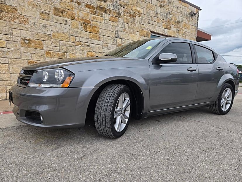 2013 Dodge Avenger - Image 1