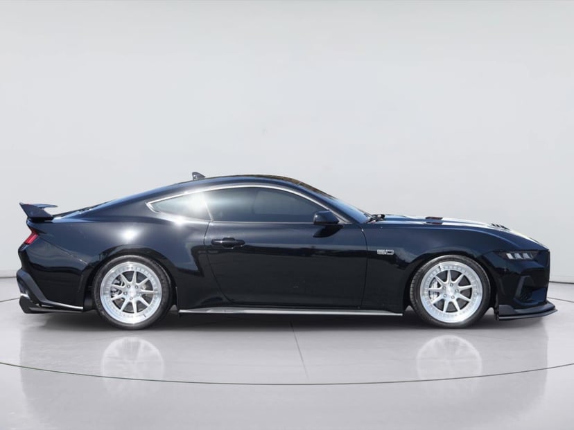 2024 Ford Mustang - Image 2