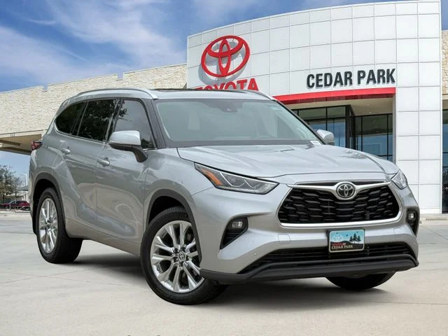 2023 Toyota Highlander - Image 1