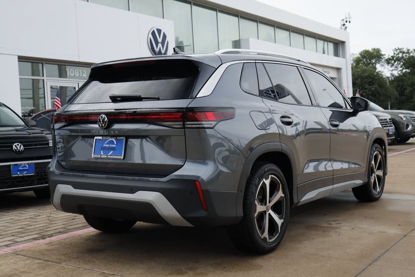2026 Volkswagen Tiguan - Image 3