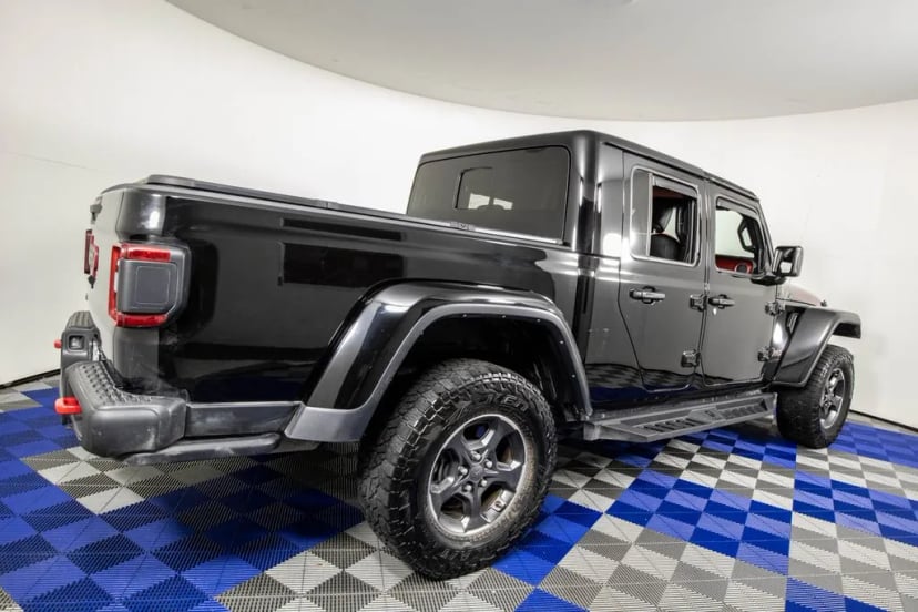 2023 Jeep Gladiator - Image 2